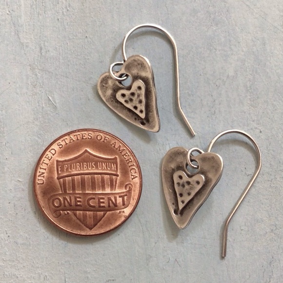 New Sundance Charm heart Earrings - Picture 7 of 10